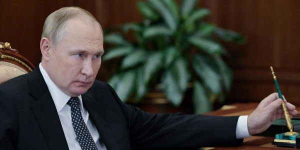 Probable suicide d'un ministre russe limogé par Poutine : « cela nous a également choqués » réagit le Kremlin