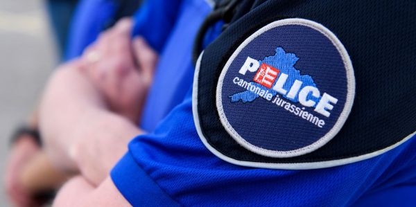 Policier licencié: La gifle d'un policier à un suspect déchire le Jura