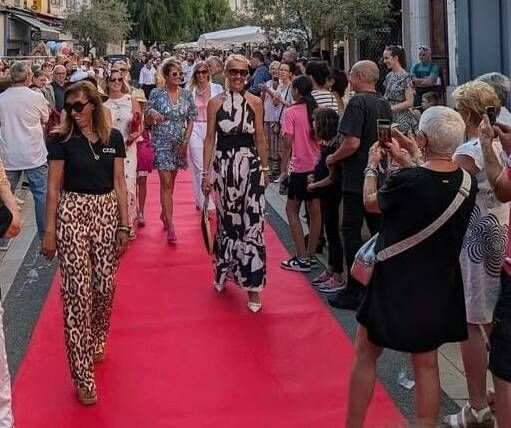 Concerts, défilé, exposition... Ce qui vous attend à la 13e édition des soirées shopping estivales de Vence