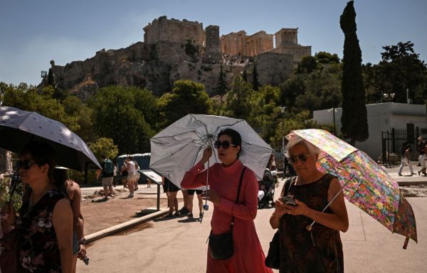 La Grèce saisie par une vague de chaleur, l'Acropole d'Athènes ferme partiellement