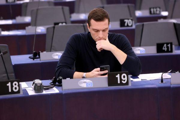 Irrégularités financières : le RN ses alliés visés par une enquête du parquet européen