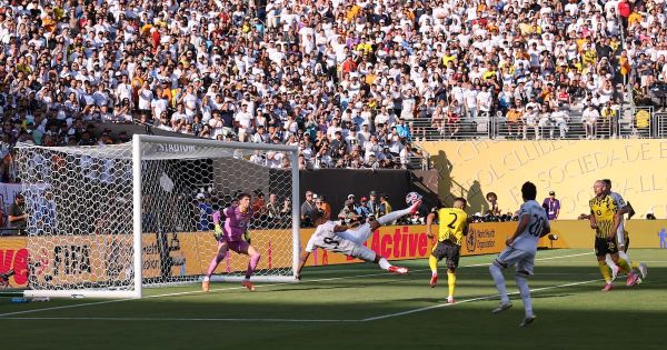 Coupe du monde des clubs : non, Kylian Mbappé n'a pas modifié une photo par IA pour remplir des gradins vides