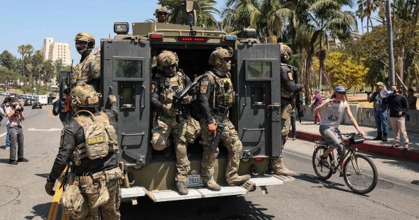 Des agents fédéraux font une nouvelle démonstration de force antimigrants à Los Angeles