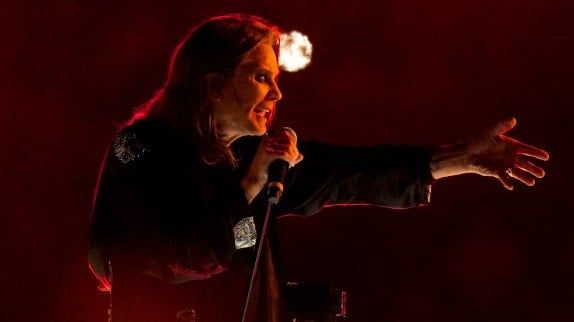 Malade, Ozzy Ozbourne fait ses adieux à la scène en réunissant Black Sabbath