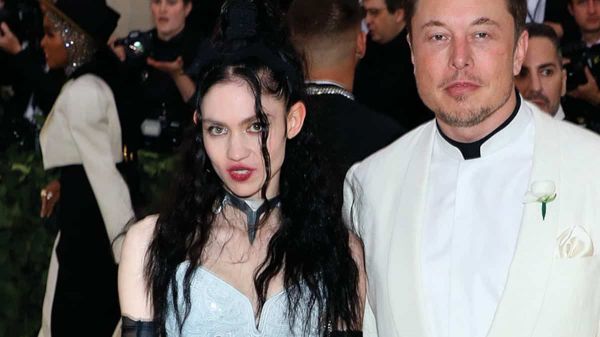 Grimes qualifie le réseau social X d'Elon Musk de «poison»