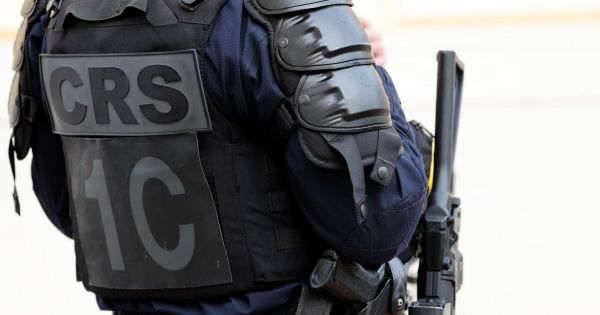 Rouen. Un CRS légèrement blessé au couteau en marge du Tour de France
