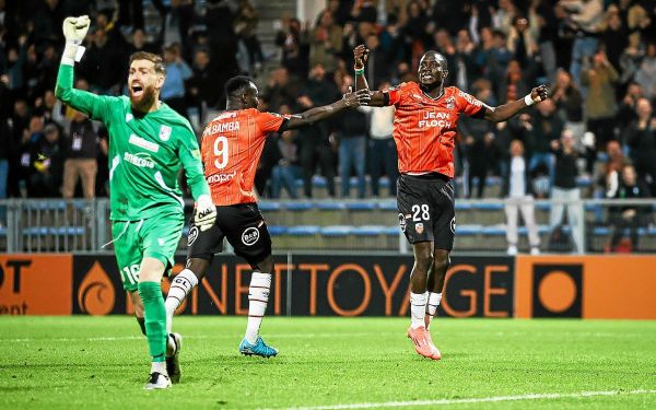 Arrivé à Arzon, le gardien Adrian Ortolà va s'engager avec En Avant Guingamp