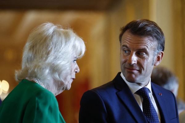 En visite officielle au Royaume-Uni, Macron donne des gages pour réprimer les traversées clandestines de la Manche