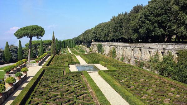 Le pape Léon XIV prend ses quartiers d'été à Castel Gandolfo