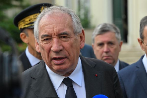 Réforme de l'administration territoriale : François Bayrou élargit les pouvoirs des préfets