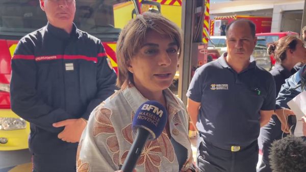 Marseille: Martine Vassal annonce que l'incendie est parti "d'une voiture qui s'est embrasée"