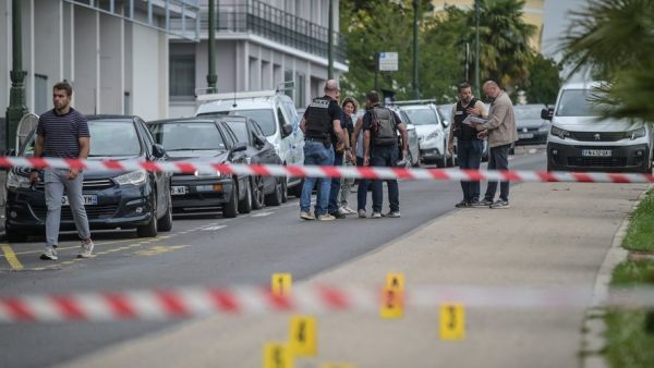 Elle tourne des vidéos pour ses réseaux sociaux et se fait tirer dessus : une femme de 30 ans assassinée par quatre personnes