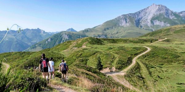Vacances 2025 : cet été, la montagne se fait une place au soleil