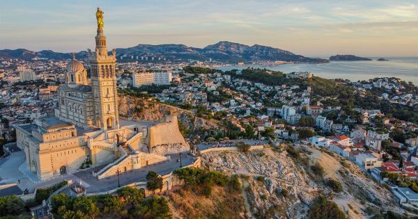 Œnotourisme estival : à Marseille, le vin gagne du terrain