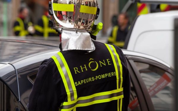 Incendies dans le sud : 270 pompiers d'Auvergne-Rhône-Alpes envoyés en soutien