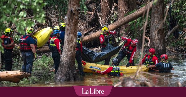 Au Texas, le bilan humain s'alourdit sur fond de polémique : les coupes dans la fonction publique ont-elles impacté les prévisions météo ?