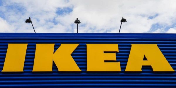 VIDEO. SDF devant Ikea depuis 15 mois, l'enseigne lui propose un emploi pour atteindre l'âge de la retraite