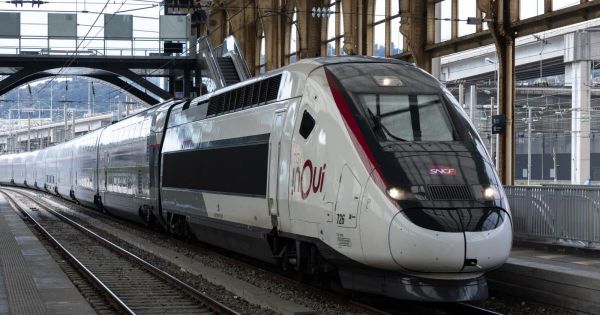 Transports. Incendie : la circulation des TGV interrompue entre Paris et Marseille, des difficultés prévues pour mercredi