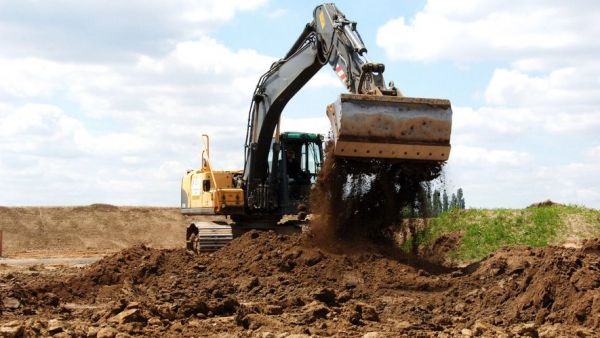 Il va devoir payer la démolition de sa propre maison : pourquoi une maison a été rasée par une pelleteuse dans une commune d'Occitanie ?