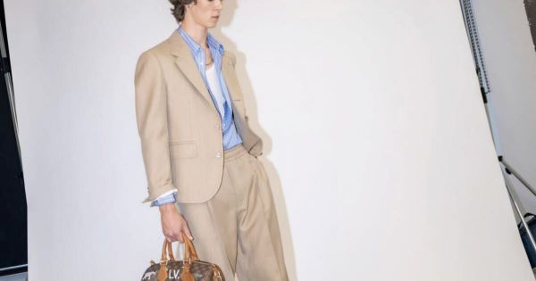 Haute-Savoie. Il défile pour la dernière collection Louis Vuitton de Pharrell Williams