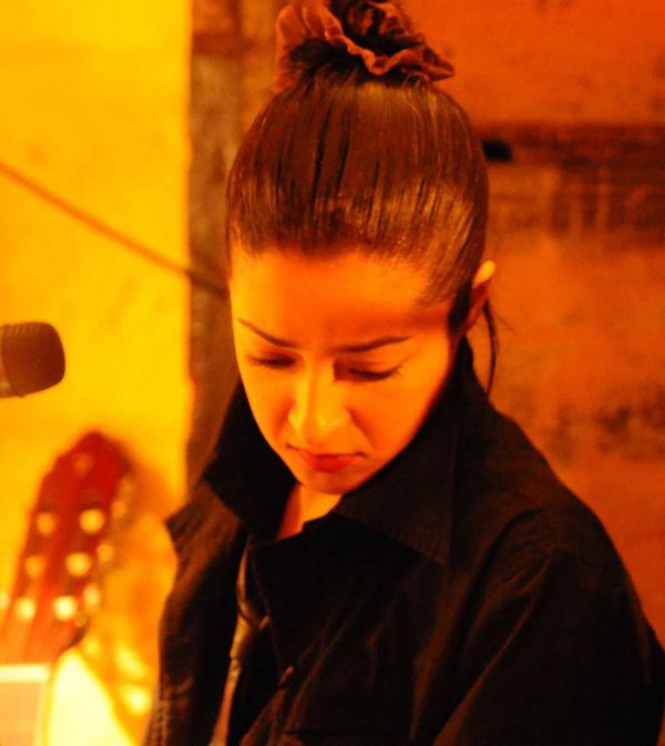 niaz nawab, une auteur-compositrice iranienne avec des morceaux qui s'enracinent dans la poésie millénaire [...]