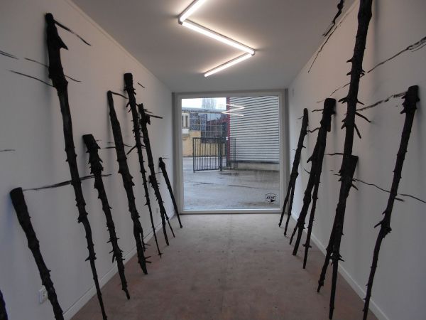 Météores, une installation de François Génot pour la Tata galerie : de l'arbre au fusain