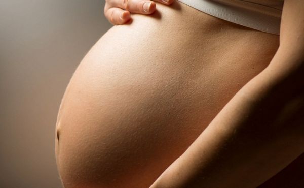 L’ibuprofène pendant la grossesse entraîne des perturbations hormonales chez le fœtus