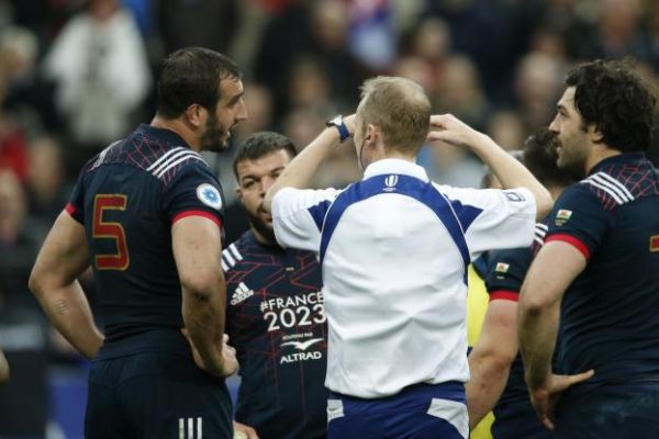 Rugby - Tournoi - Pourquoi Wayne Barnes, l'arbitre de France-pays de Galles, n'a pas accordé d'essai de pénalité