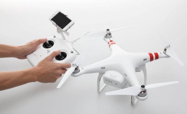 Le Canada durcit le ton envers les drones de loisirs