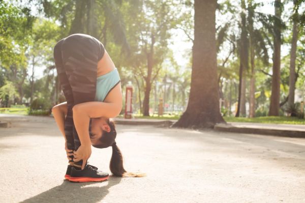 Yoga pour les coureurs: 8 postures pour assouplir les muscles tendus - Châtelaine