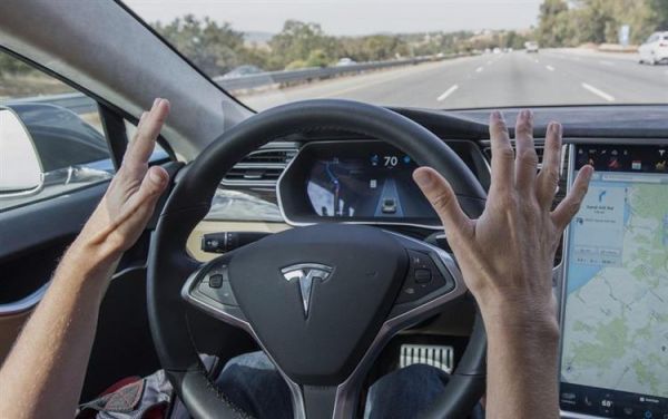 Voiture autonome : Tesla va-t-il bouleverser le monde de l'assurance ?