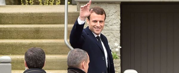 Présidentielle en France: Macron devant Le Pen