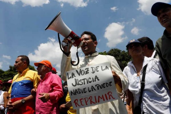 Venezuela : La courageuse opposition à nouveau dans la rue, malgré les violences du pouvoir de Nicolas Maduro. Exemple à suivre…