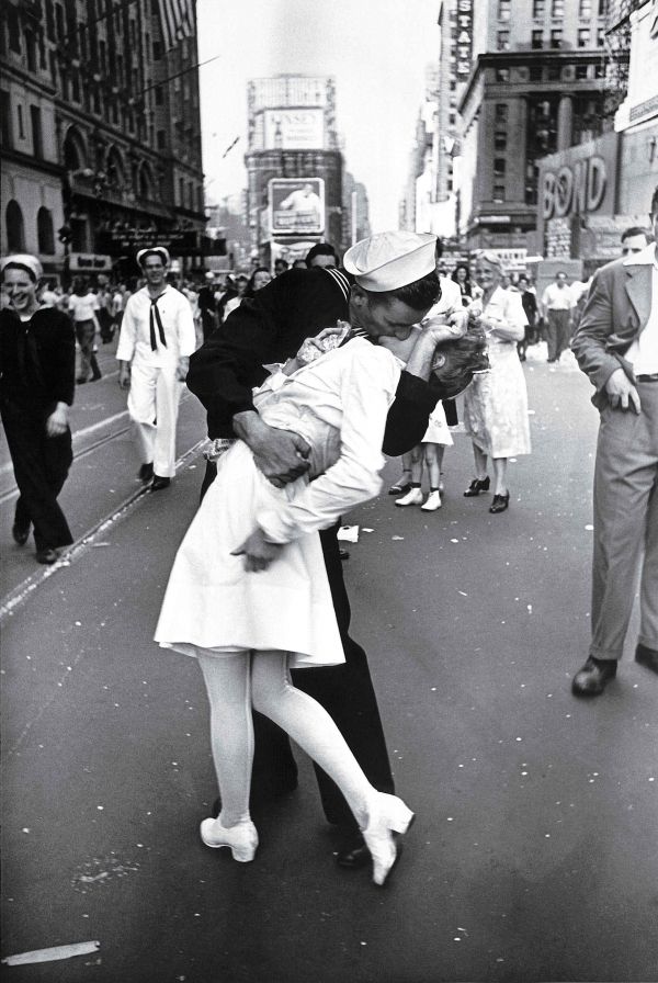Le dessous des images : le baiser volé de Times Square