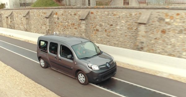 Renault Kangoo Z.E. : vers la recharge sans contact des véhicules électriques ?