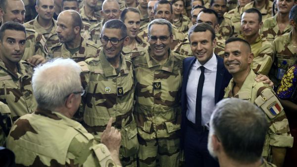 VIDEO. Macron au Mali : "L'opération Barkhane ne s'arrêtera que le jour où il n'y aura plus de terroristes islamistes dans la région"