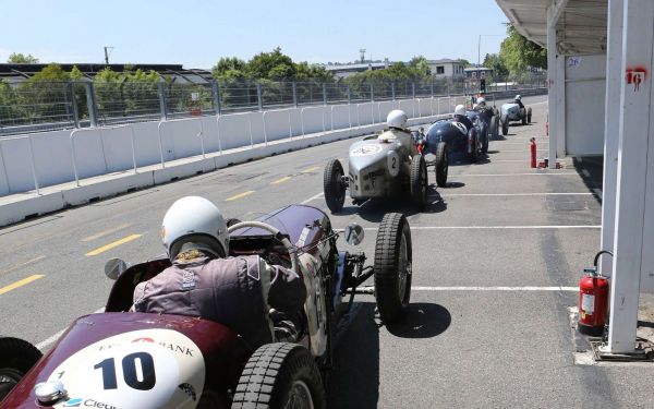 Grand Prix : les anciennes autos entrent en piste