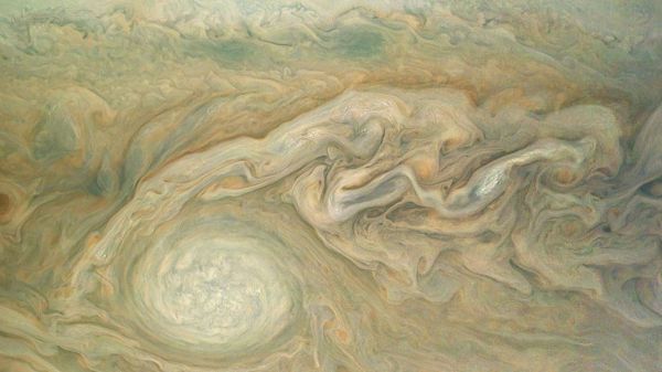 Ouragans géants, mystérieuse tache rouge... la sonde Juno révèle un nouveau visage de Jupiter