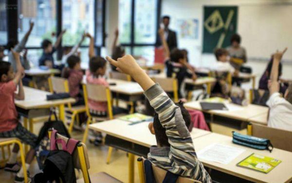 Rythmes scolaires: un décret autorise le retour aux 4 jours d'école