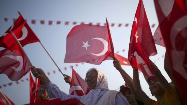 Tentative de coup d'État en Turquie: une quarantaine d'académiciens arrêtés