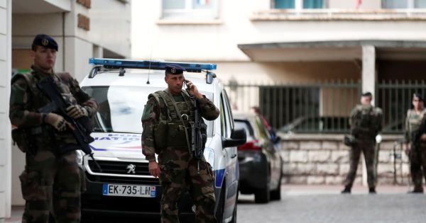 Levallois-Perret : les terroristes ont-ils vraiment décidé de ne frapper que les forces de l'ordre?