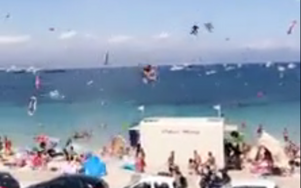 Vidéo. Une mini-tornade sème la panique sur une plage d'Antibes