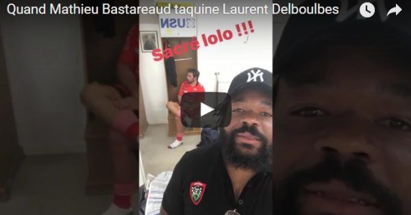 Vidéo: Mathieu Bastareaud continue de taquiner Laurent Delboulbes dans les vestiaires du RCT