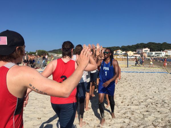 Beach | Le beach handball fait sa tournée