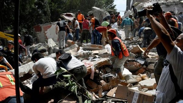 VIDÉO - Mexique : un puissant séisme a frappé la région de Mexico et a fait au moins 50 morts