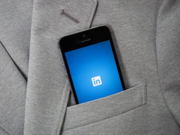 Microsoft fait une place à LinkedIn dans l’univers Office