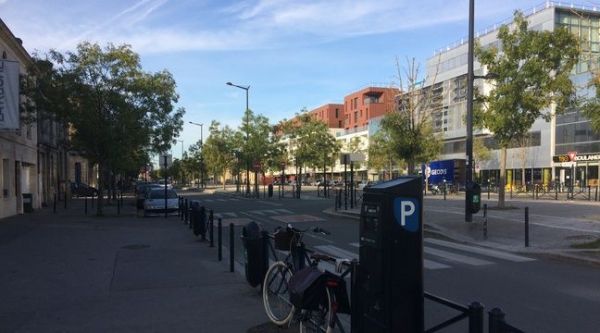 Bordeaux: Résidents et commerçants indignés par le stationnement payant à la Bastide