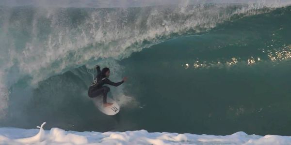 Vidéo : la vague incroyable d'Adrien Toyon en freesurf à La Gravière