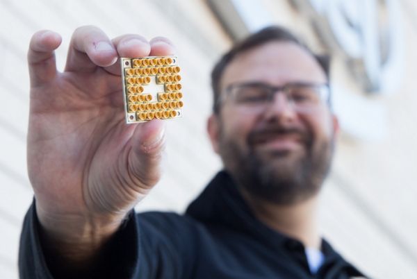 Intel avance dans l’informatique quantique avec un premier processeur 17-qubit