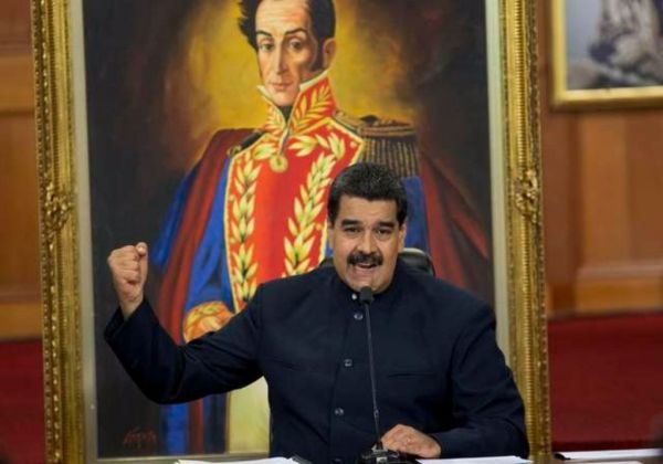 Maduro accuse Facebook et Twitter de censure